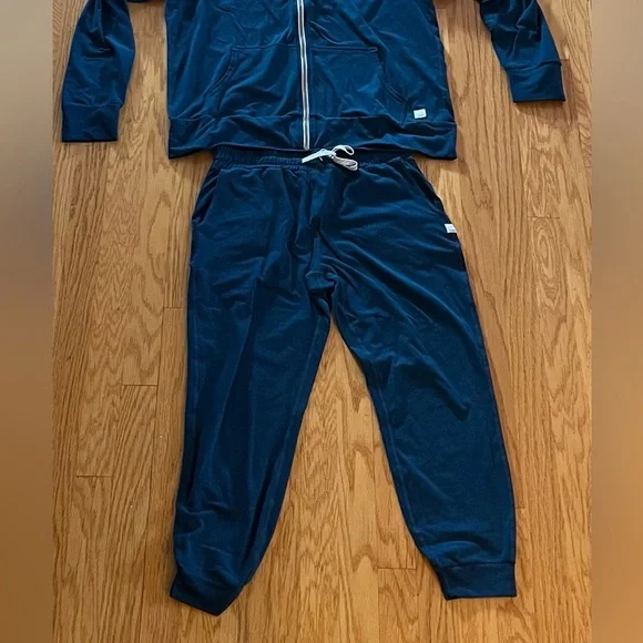 🌊Vuori Women’s Track Suit - Halo Perf Hoodie (L) and Performance Jogger (S) 👟 - Picture 2 of 6